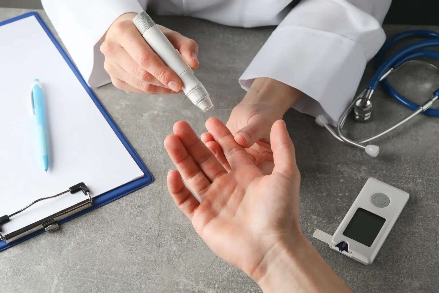 Test de glucosa en sangre en el marco de las mediciones habituales para salud cardiometabólica
